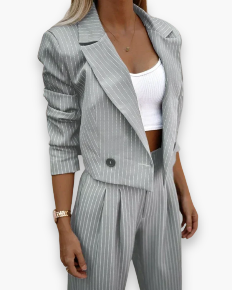 Costume pantalon stylé femme | Moderne et élégant 3