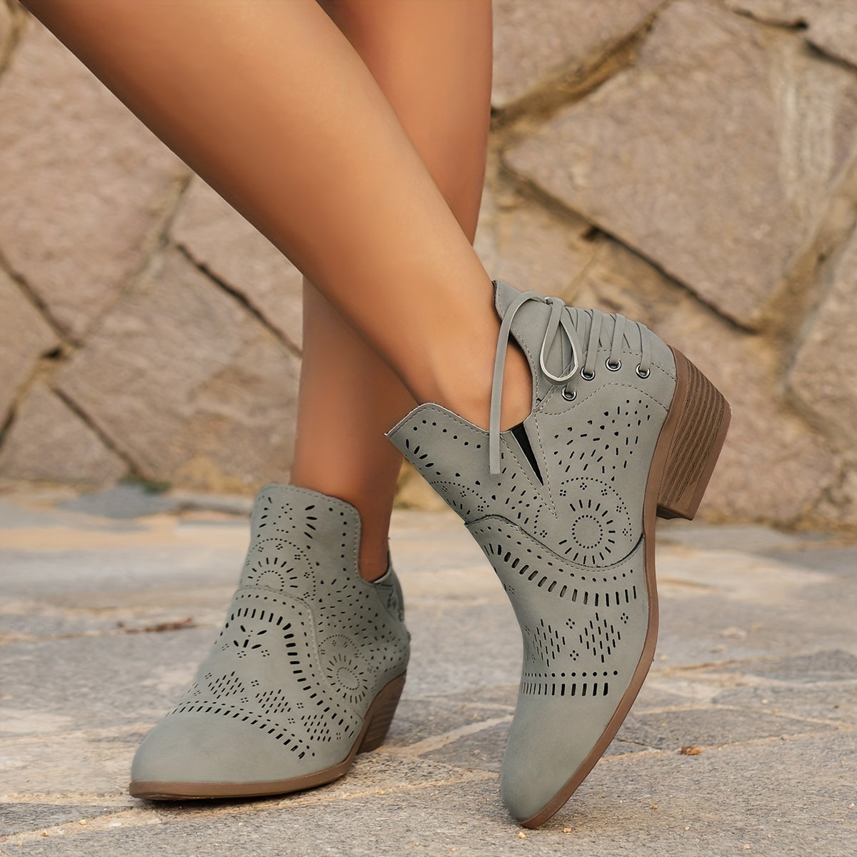 Isabelle - Bottines Élégantes Western Ajourées