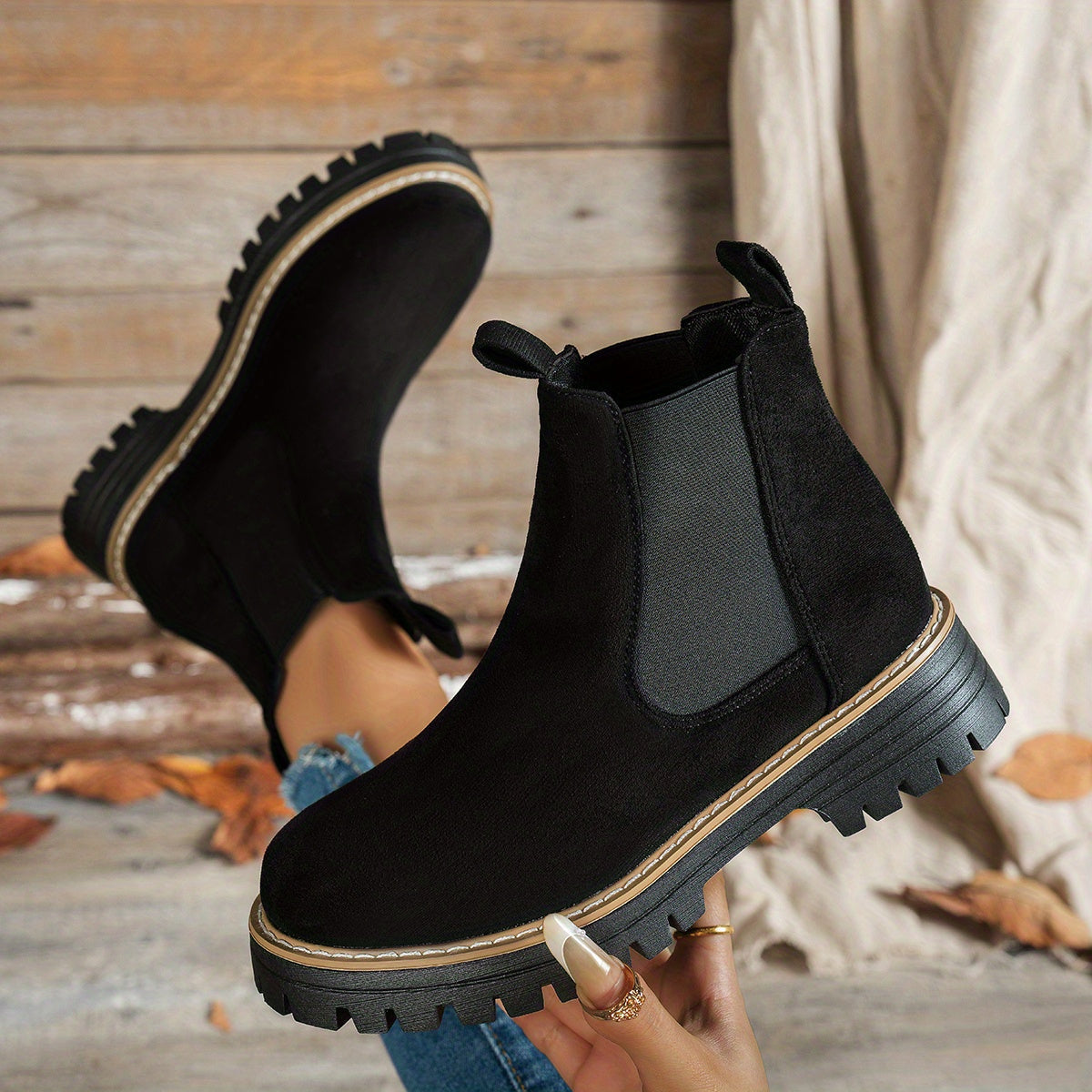 Marie - Bottines Chelsea Élégantes Daim Semelle Crantée