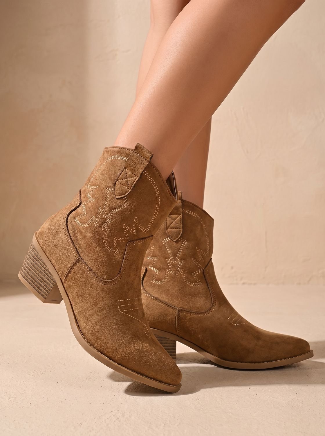Céline - Bottines Chic Western Brodées