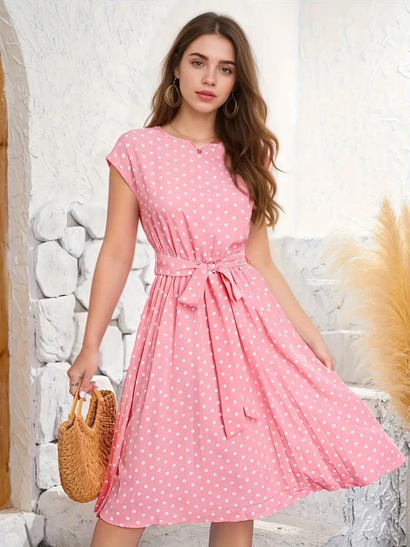 Gisèle - Robe Plissée Décontractée À Pois Pour Un Look Chic
