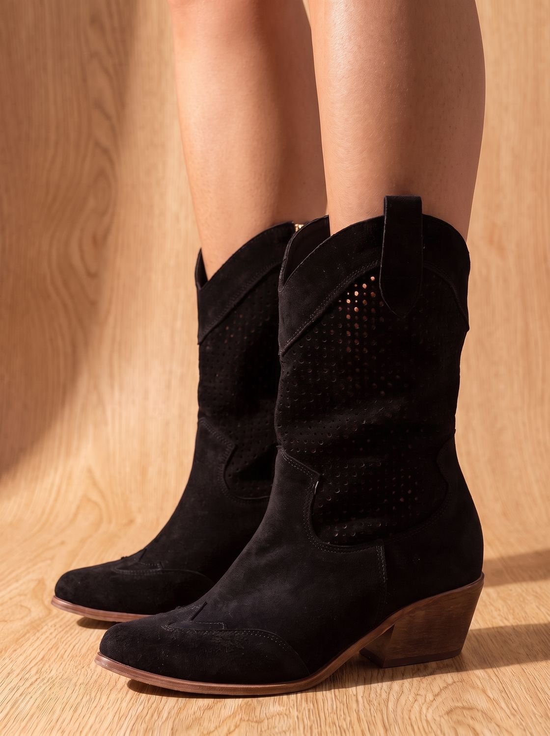 Delphine - Bottes Cowboy Élégantes Daim Ajourées