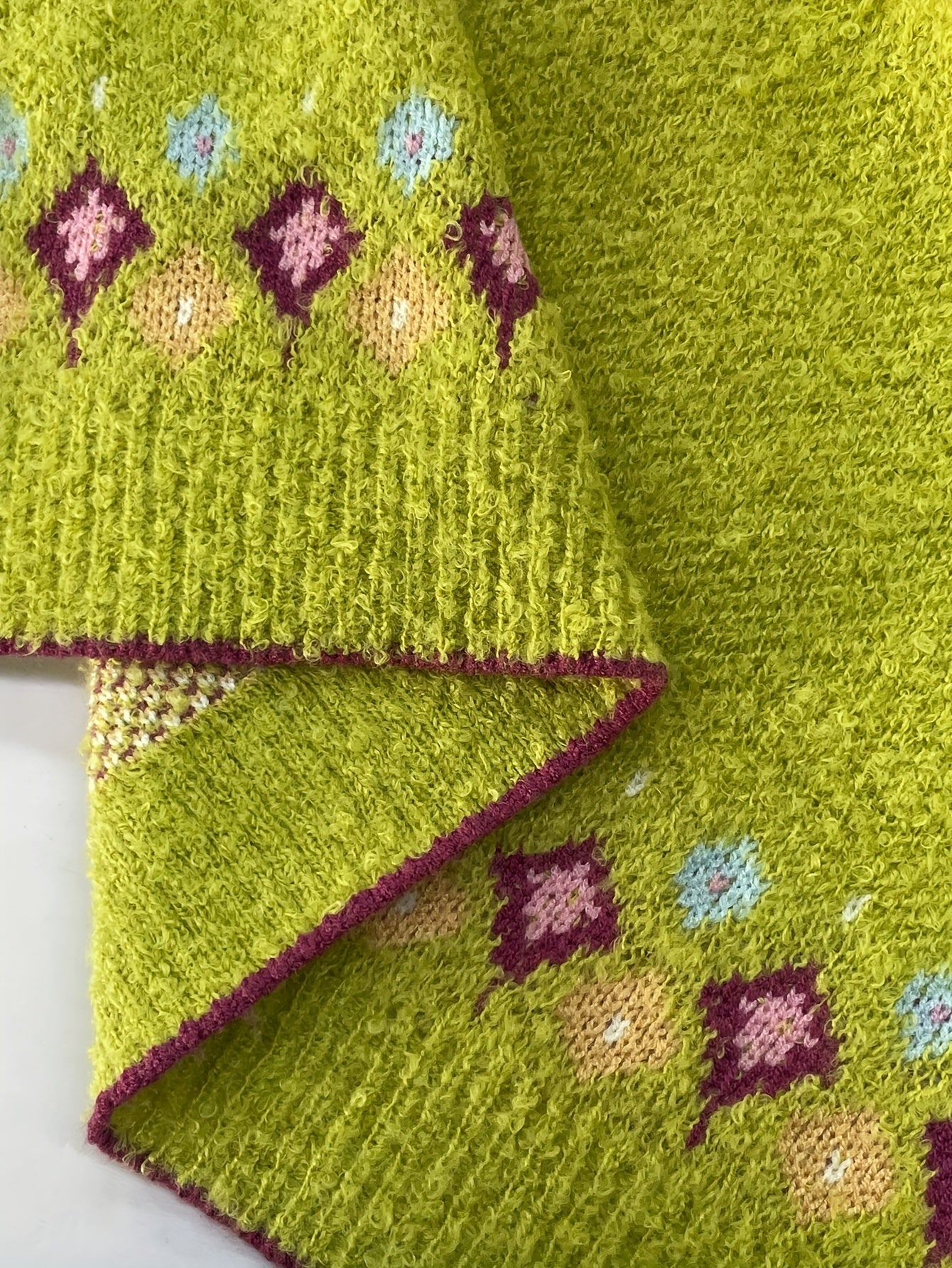 Delphine - Cardigan Féminin Boutonné Brodé